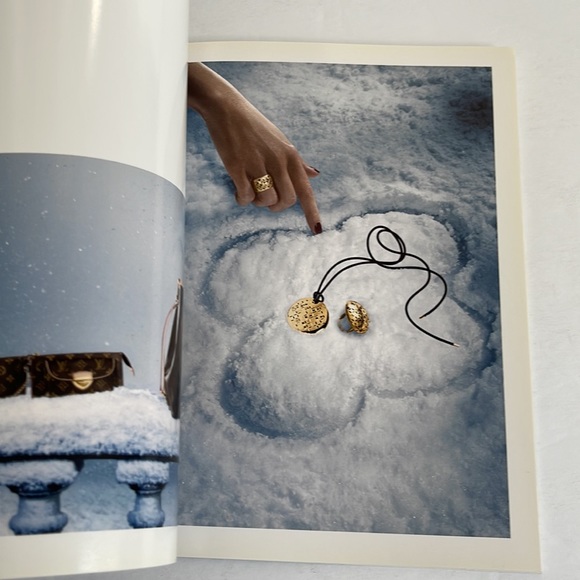 Luis Vuitton Vintage Rare Authentic Catalog Catalogue Holiday Mini 2008 - Picture 5 of 6